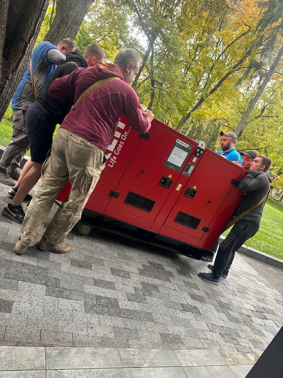 Бригада вантажників Вантаж Тайм у роботі